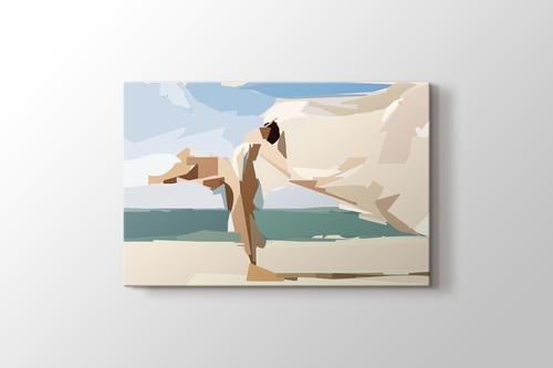 Woman on the Beach görseli.