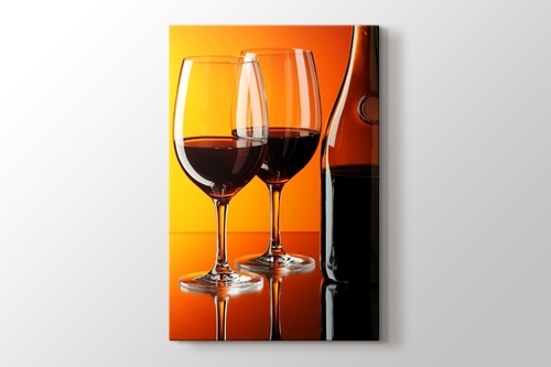 Red Wine over Orange Wall görseli.