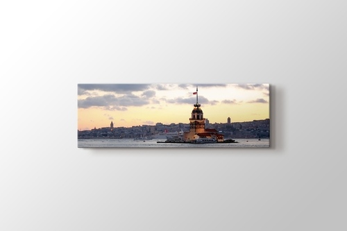Kız Kulesi ve İstanbul silüeti görseli.
