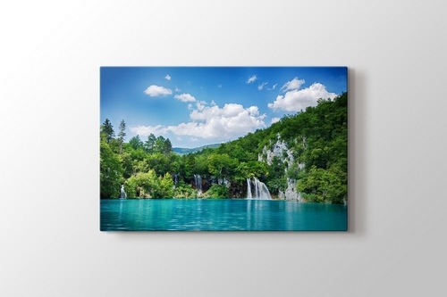 Plitvice Lakes görseli.