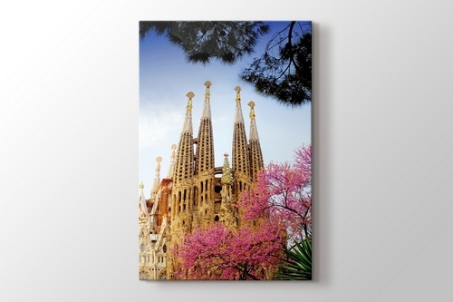 Barcelona - La Sagrada Familia görseli.