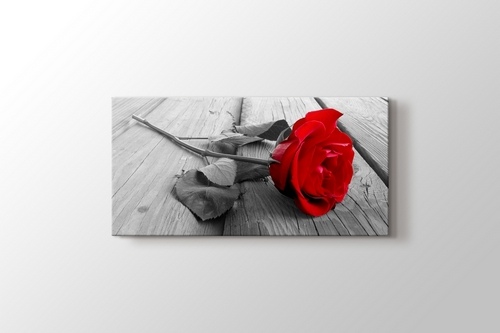 Red Rose on Wood görseli.