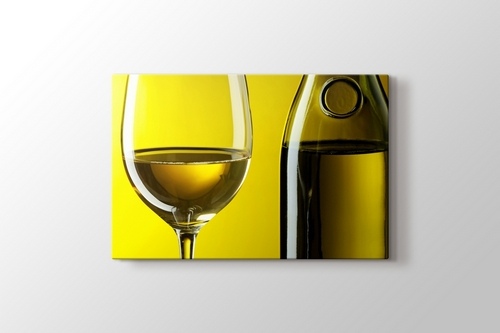 White Wine over Yellow Wall görseli.