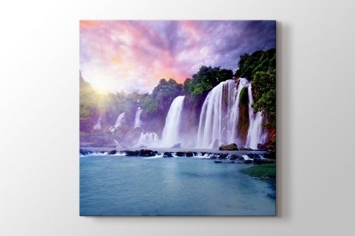 Banyue Waterfall görseli.