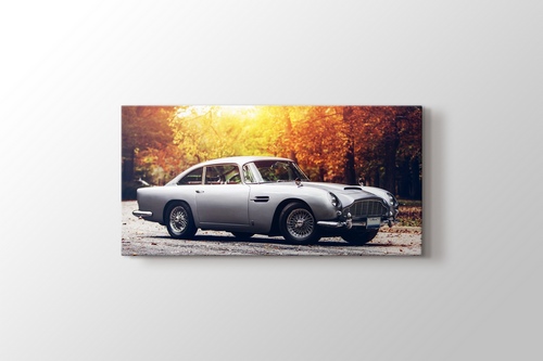 Aston Martin DB 5 görseli.