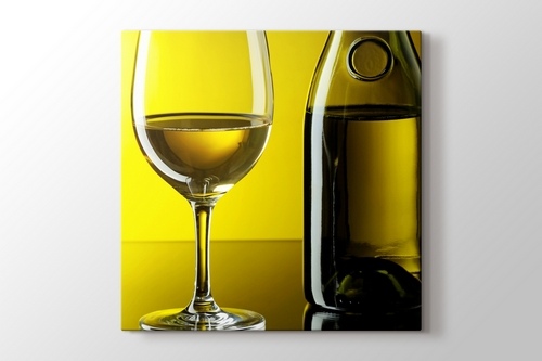 White Wine over Yellow Wall görseli.