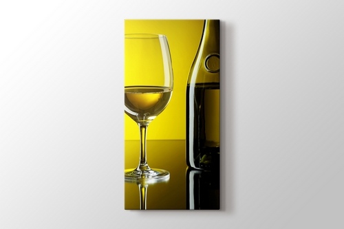 White Wine over Yellow Wall görseli.