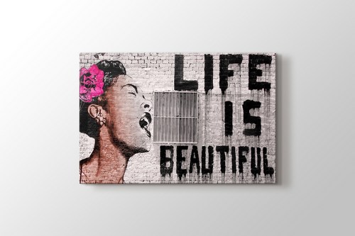 Life is Beautiful görseli.