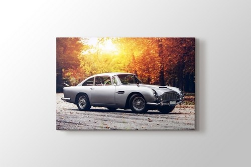 Aston Martin DB 5 görseli.