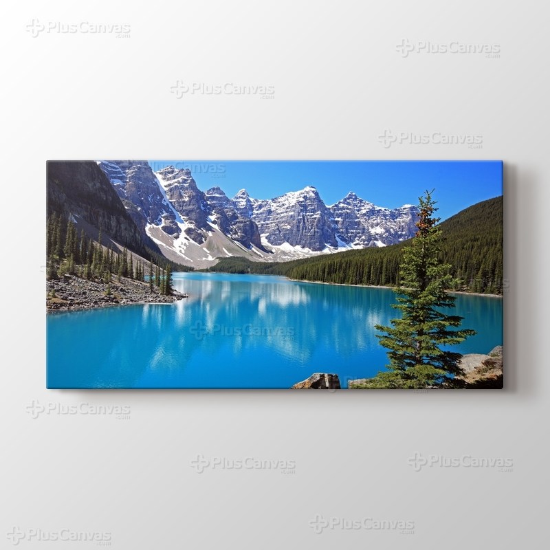 Moraine Lake in Canada görseli.
