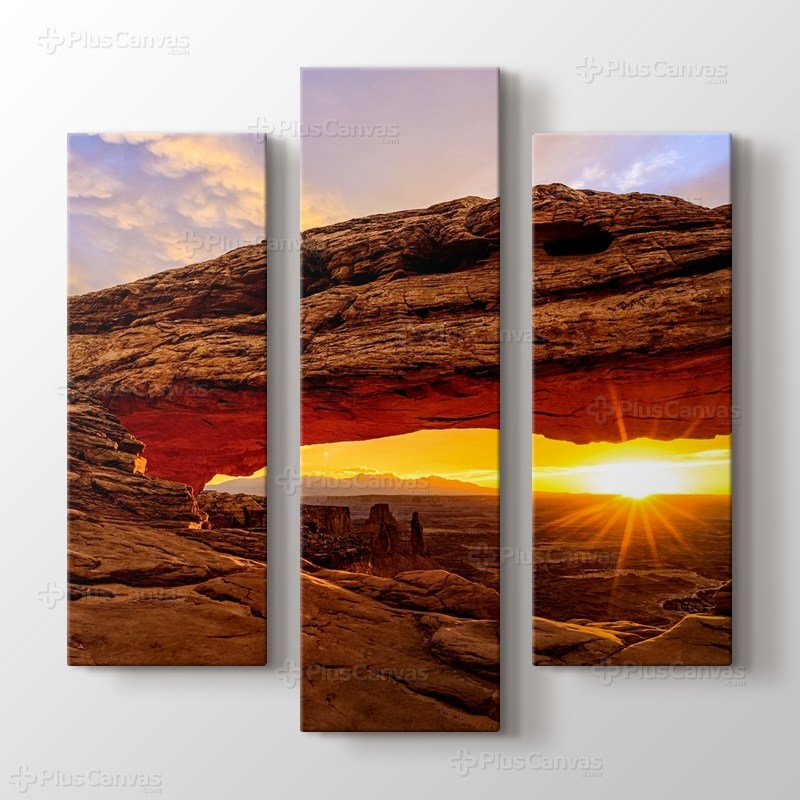 Mesa Arch at Sunrise Canyonlands National Park Utah USA görseli.