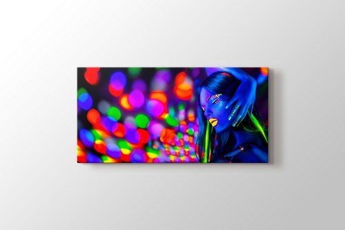 Black Light Girl görseli.