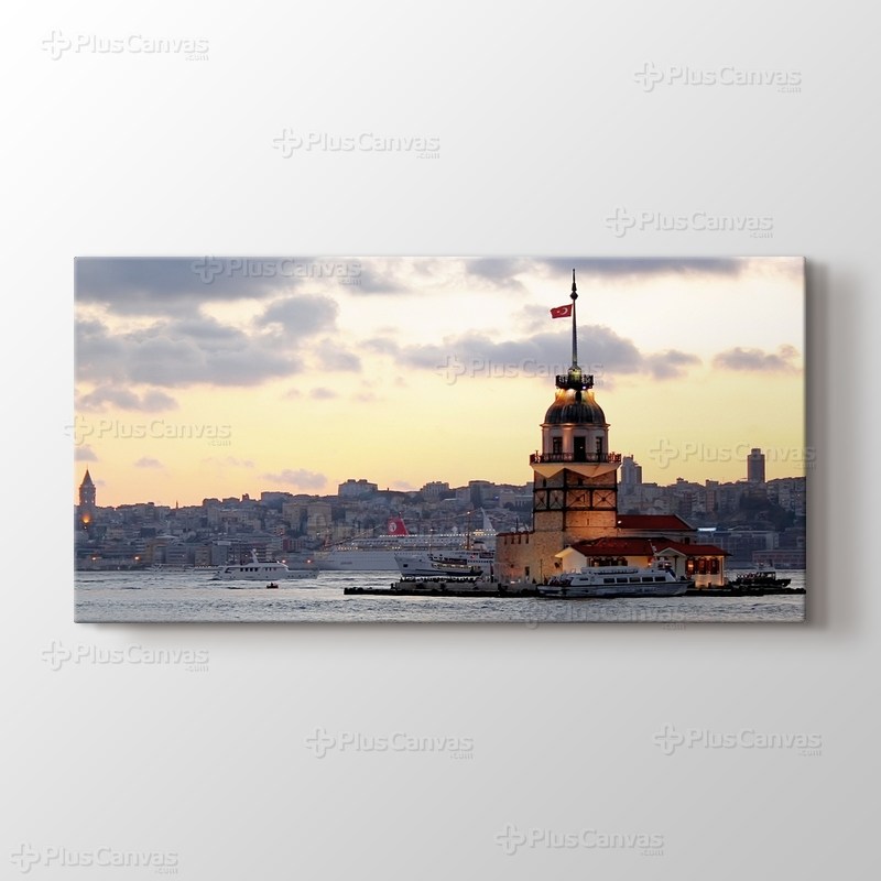 Kız Kulesi ve İstanbul silüeti görseli.