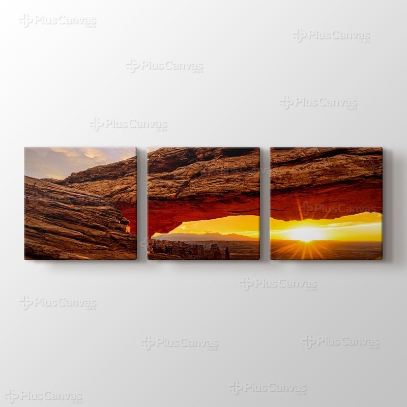 Mesa Arch at Sunrise Canyonlands National Park Utah USA görseli.