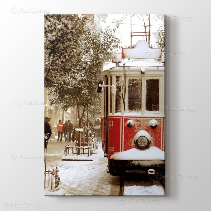 İstanbul - Snowing görseli.