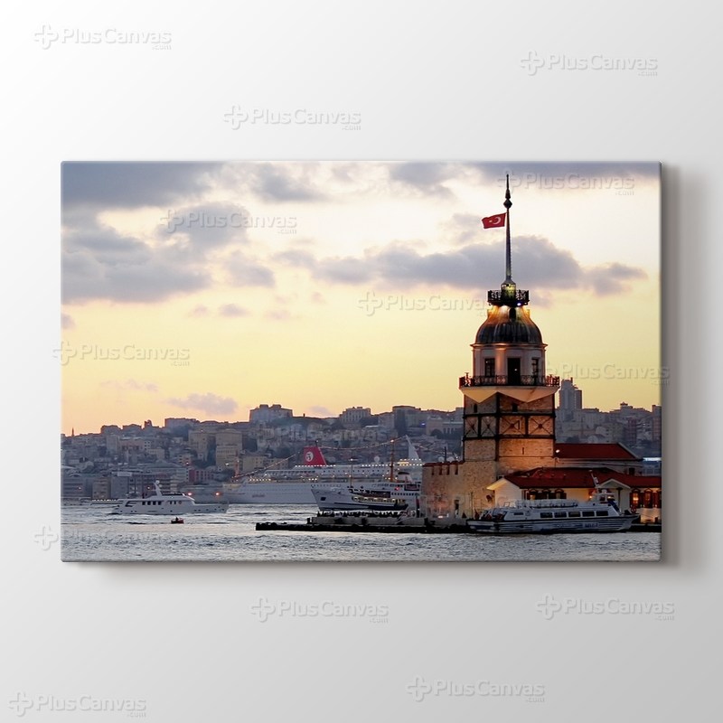 Kız Kulesi ve İstanbul silüeti görseli.