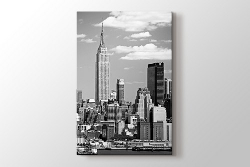 Empire States Building BW görseli.