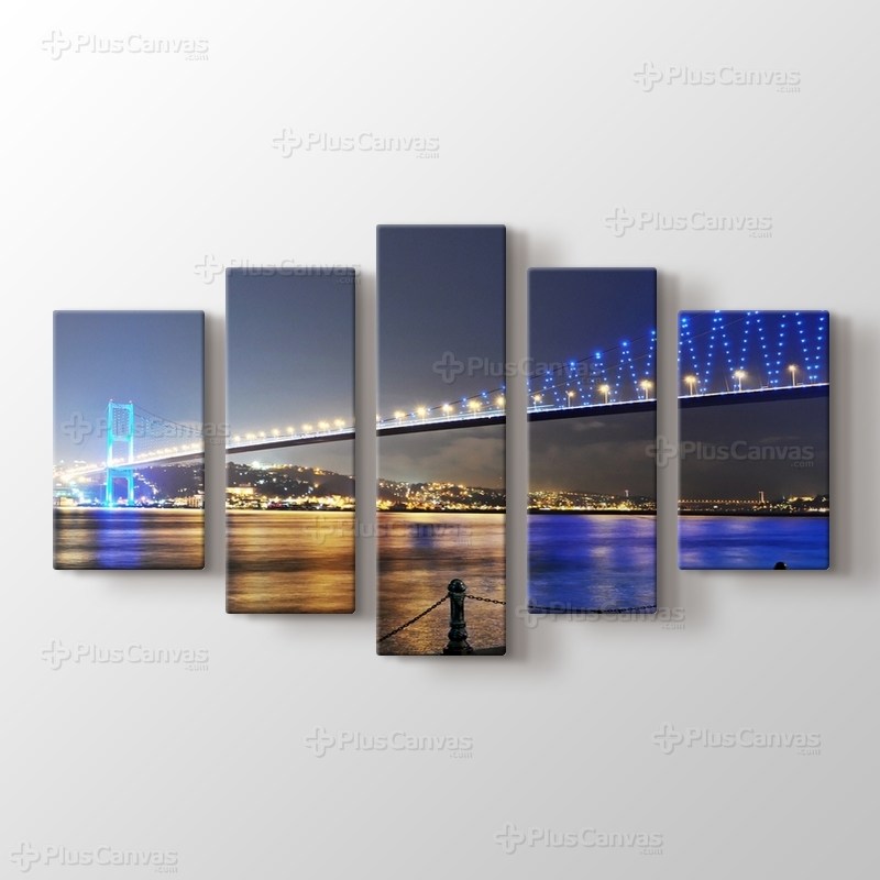 İstanbul Boğaziçi Köprüsü Gece Manzarası görseli.