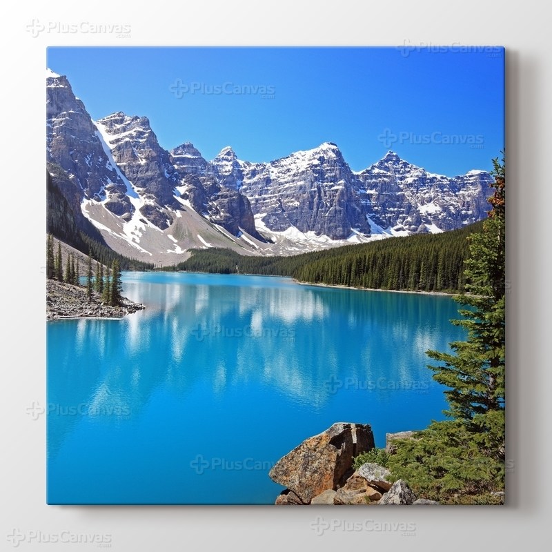 Moraine Lake in Canada görseli.