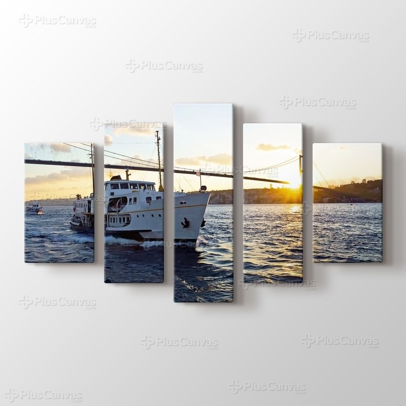 İstanbul - Boğaziçinde Günbatımı görseli.