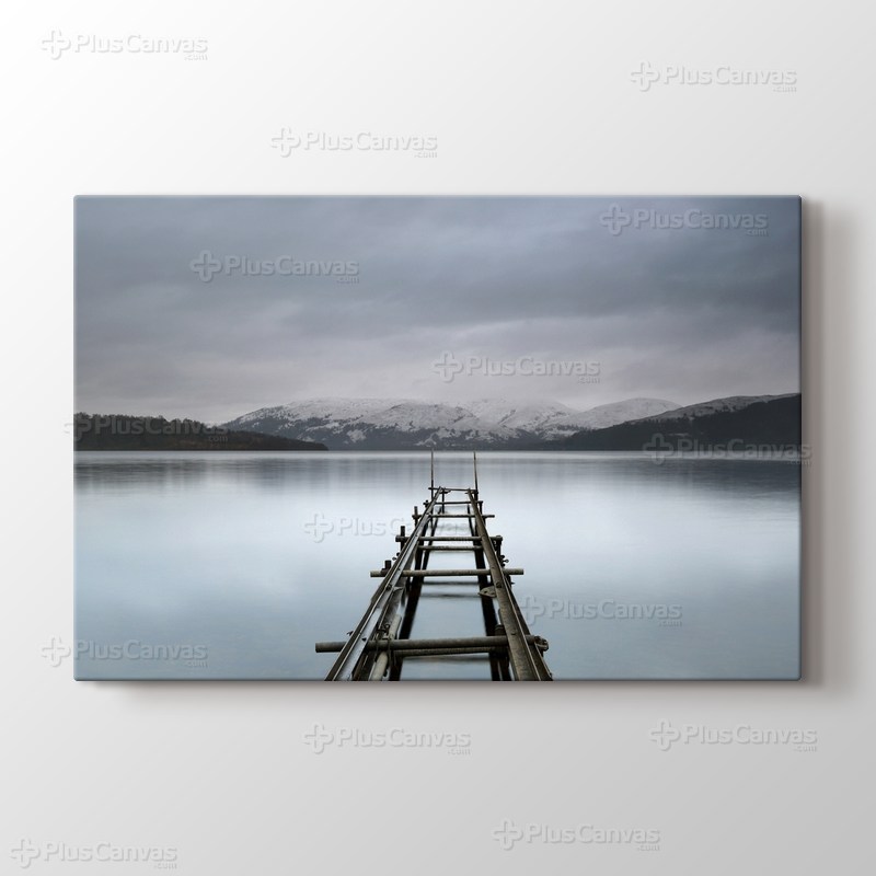 Shores of Loch Lomond Scotland görseli.