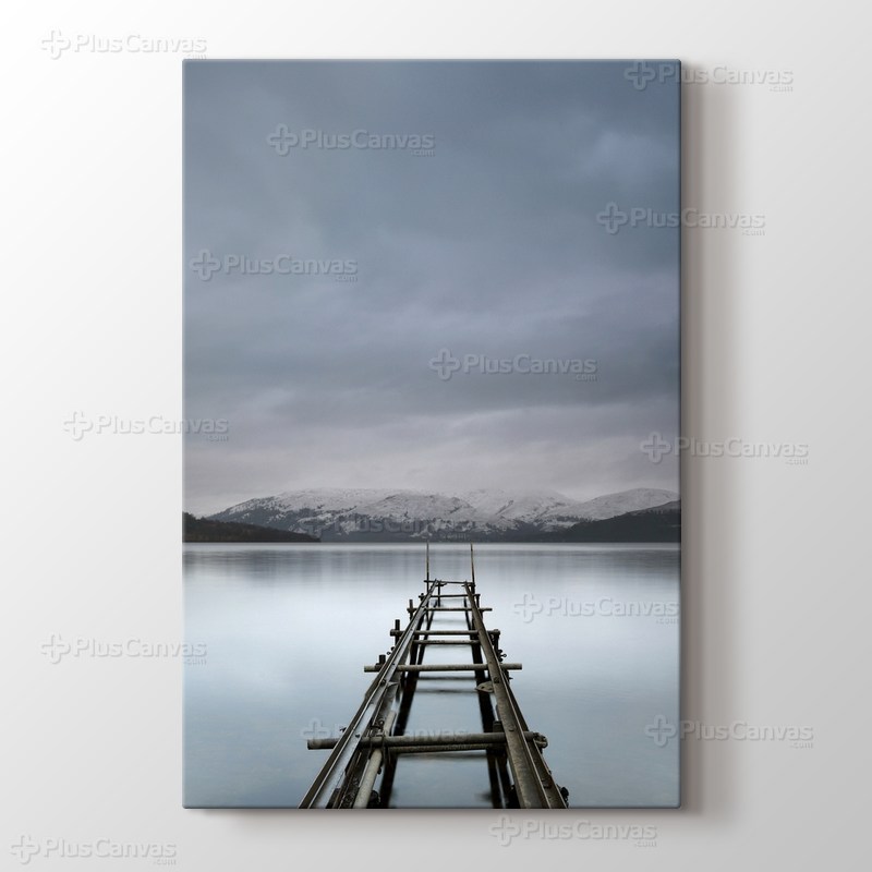 Shores of Loch Lomond Scotland görseli.