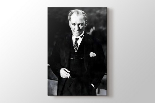 Atatürk görseli.