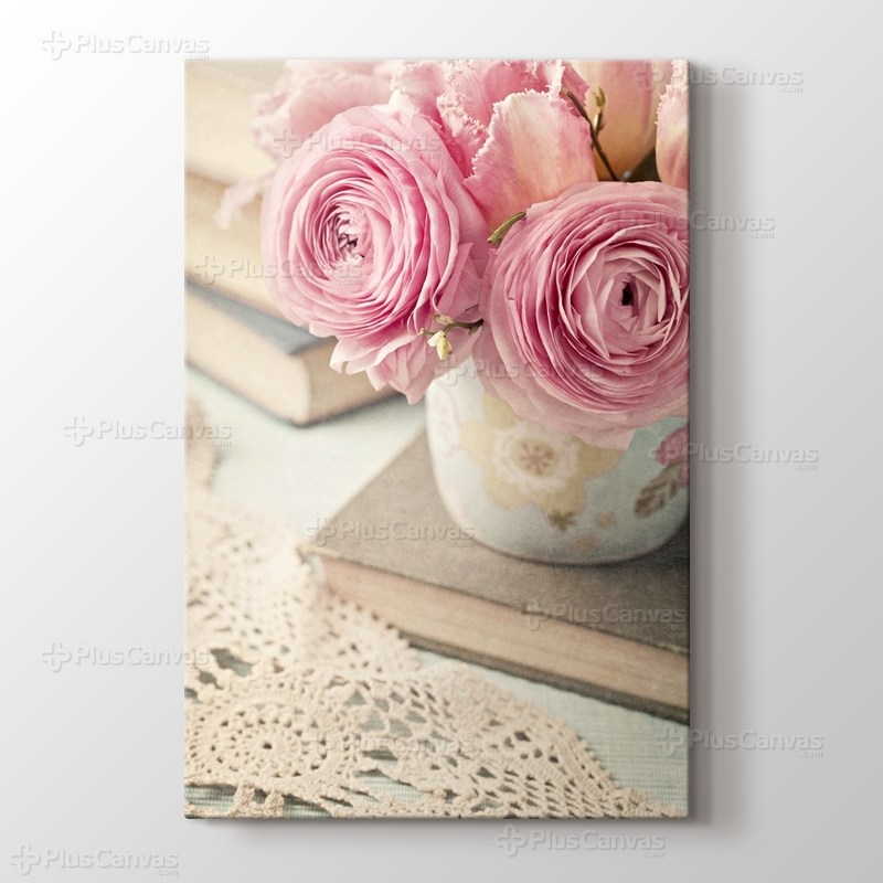 Pembe Çiçekler ve Kitap görseli.