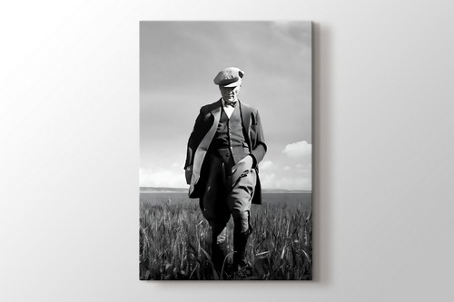 Atatürk görseli.