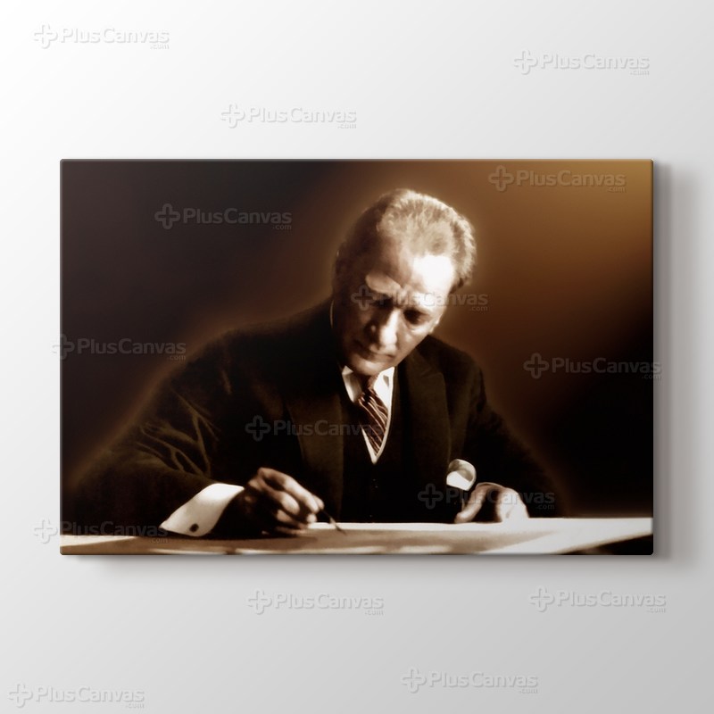 Atatürk Yazı Yazarken görseli.