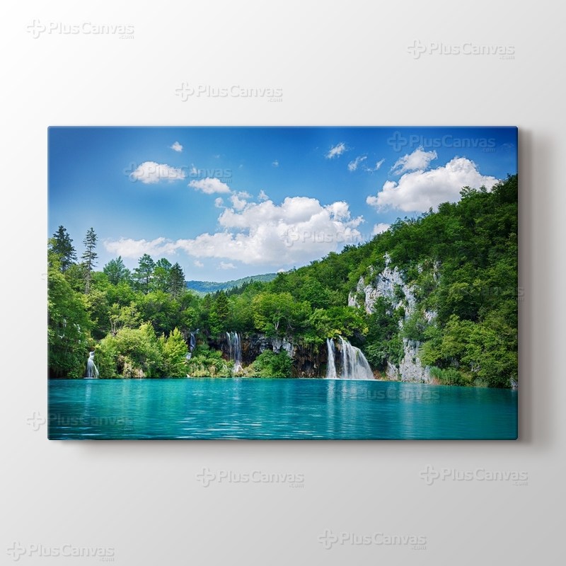 Plitvice Lakes görseli.