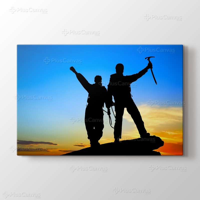 Zirvedeki Dağcılar görseli.