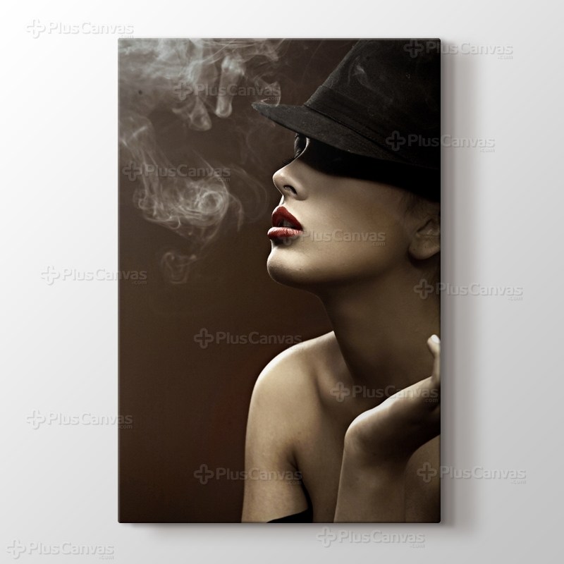 Woman Smokes görseli.