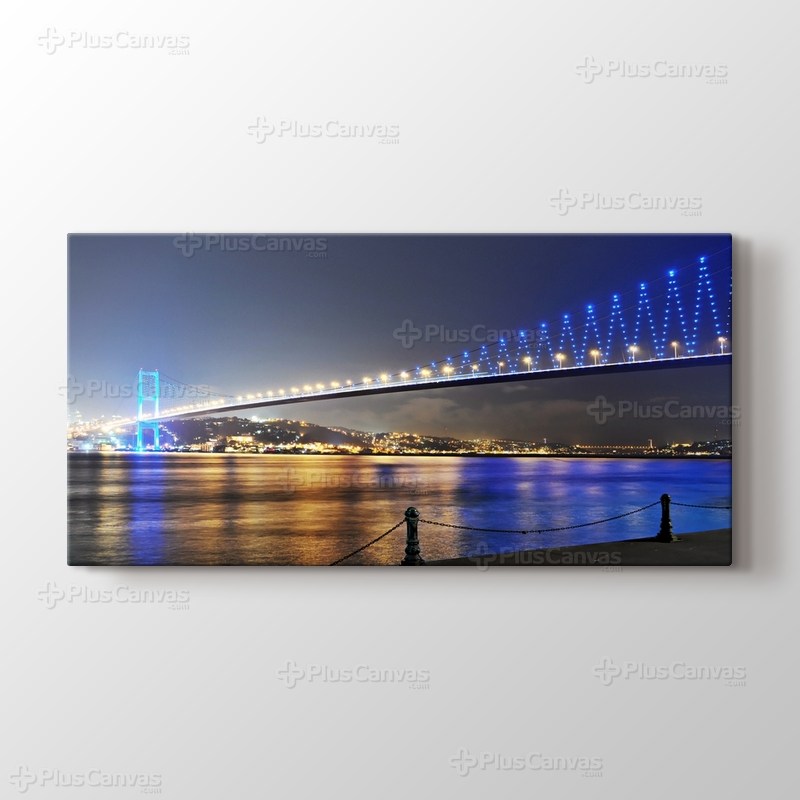 İstanbul Boğaziçi Köprüsü Gece Manzarası görseli.