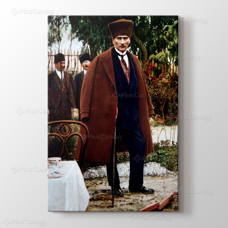 Atatürk görseli.