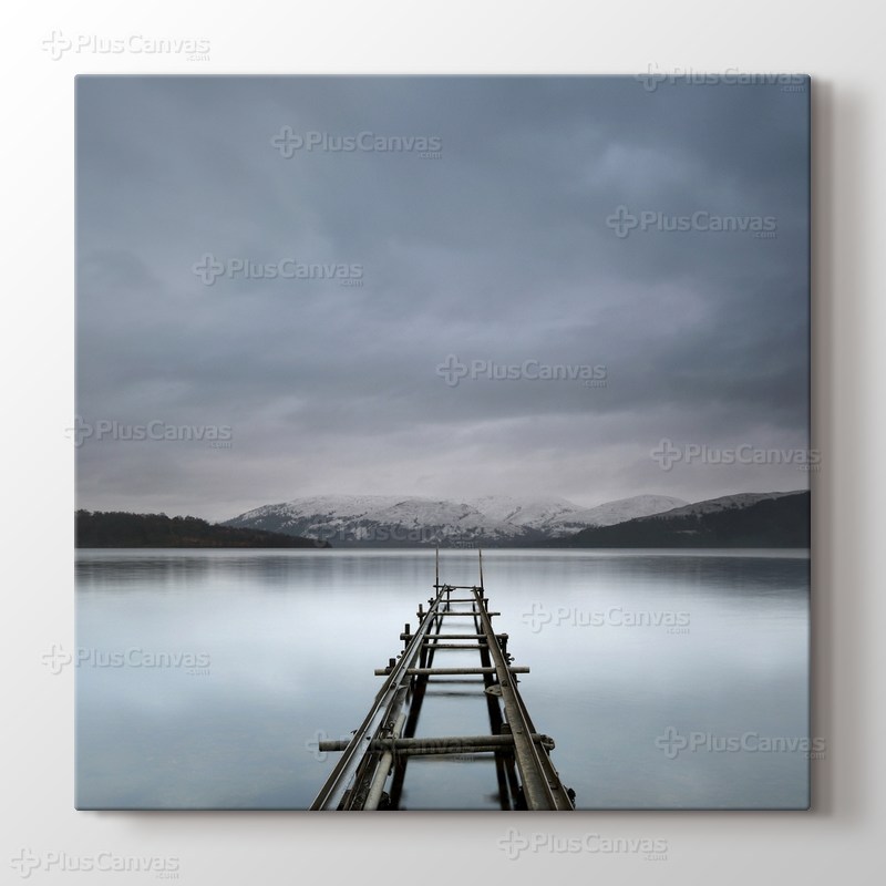 Shores of Loch Lomond Scotland görseli.