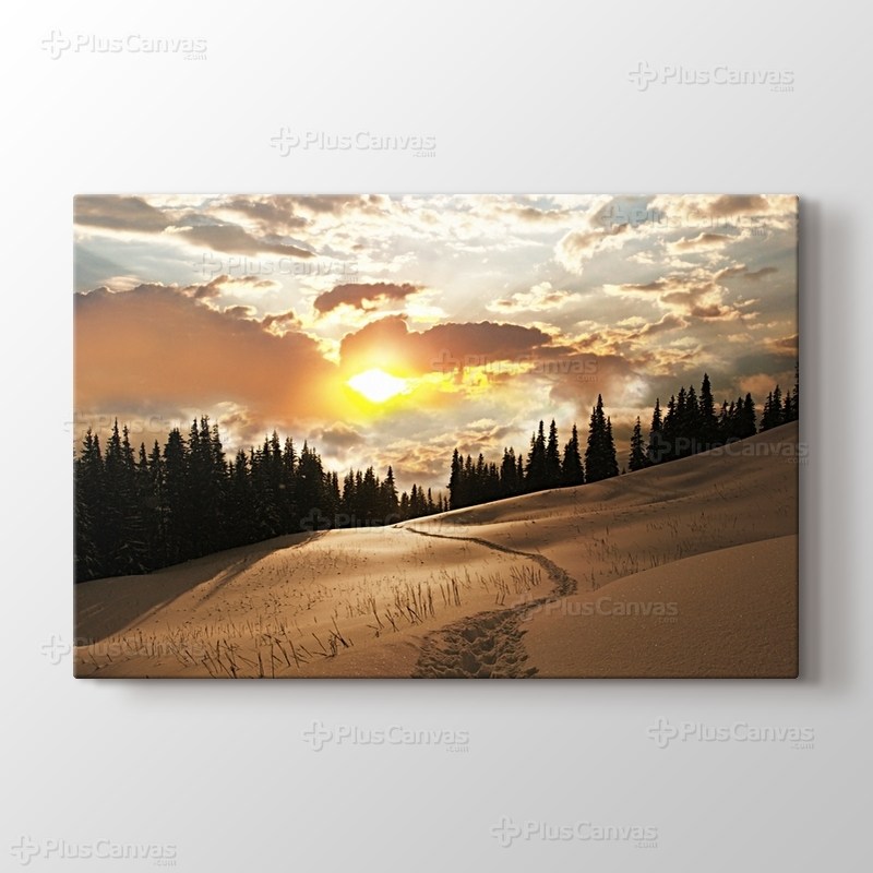 Sunset over Snowy Mountain görseli.