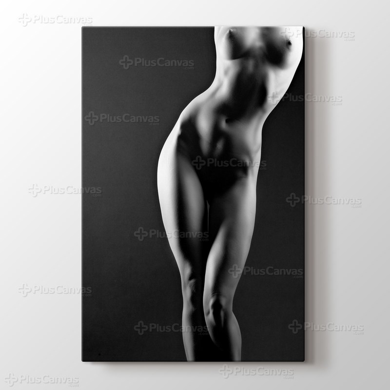 Beauty In Black görseli.