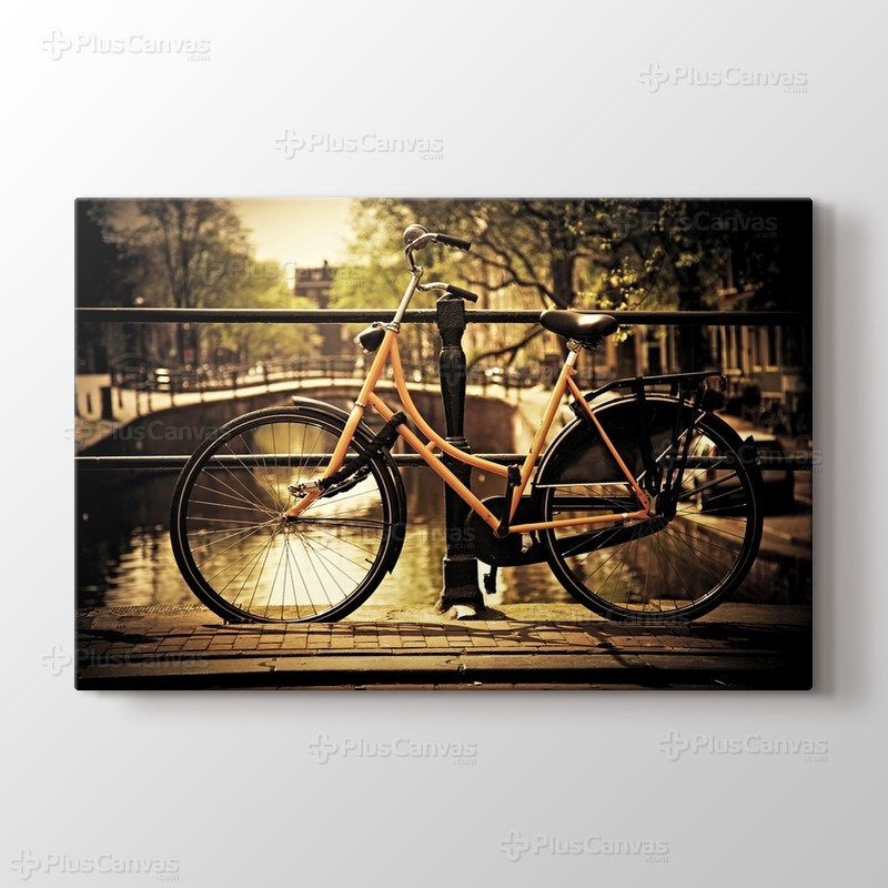 Romantik Kanal ve Bisiklet görseli.