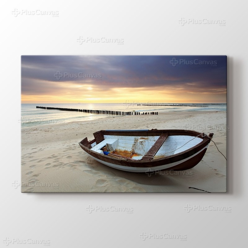 Güzel Kumsal ve Kayık görseli.