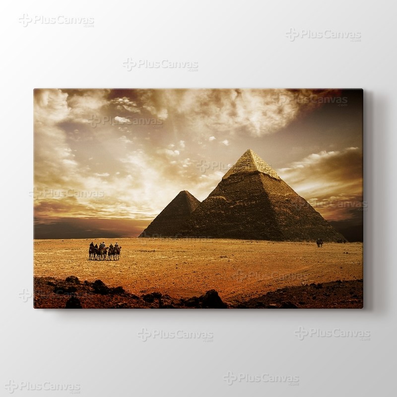 Giza Pyramids görseli.
