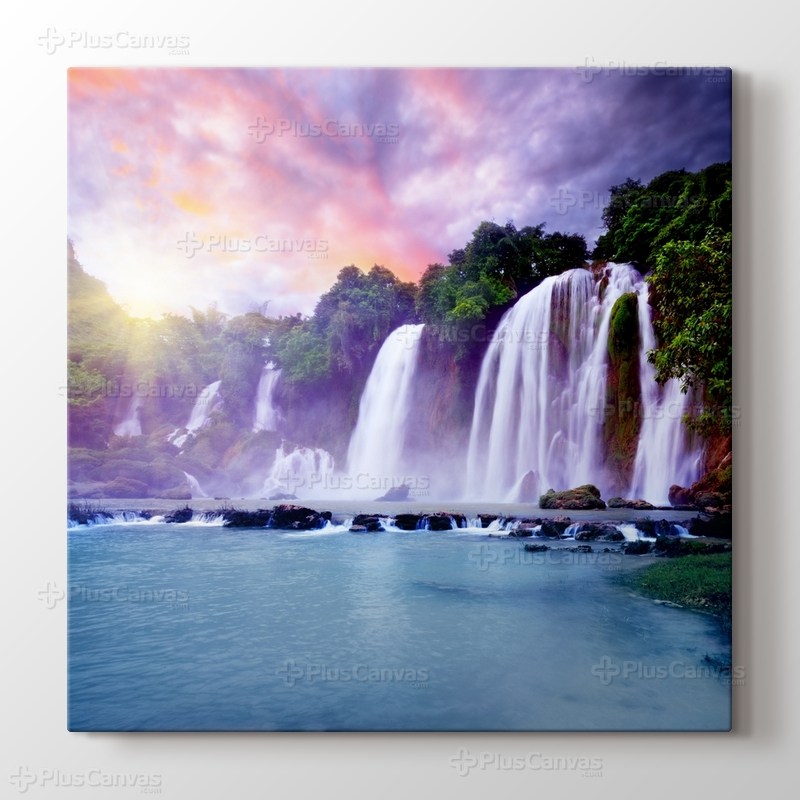 Banyue Waterfall görseli.