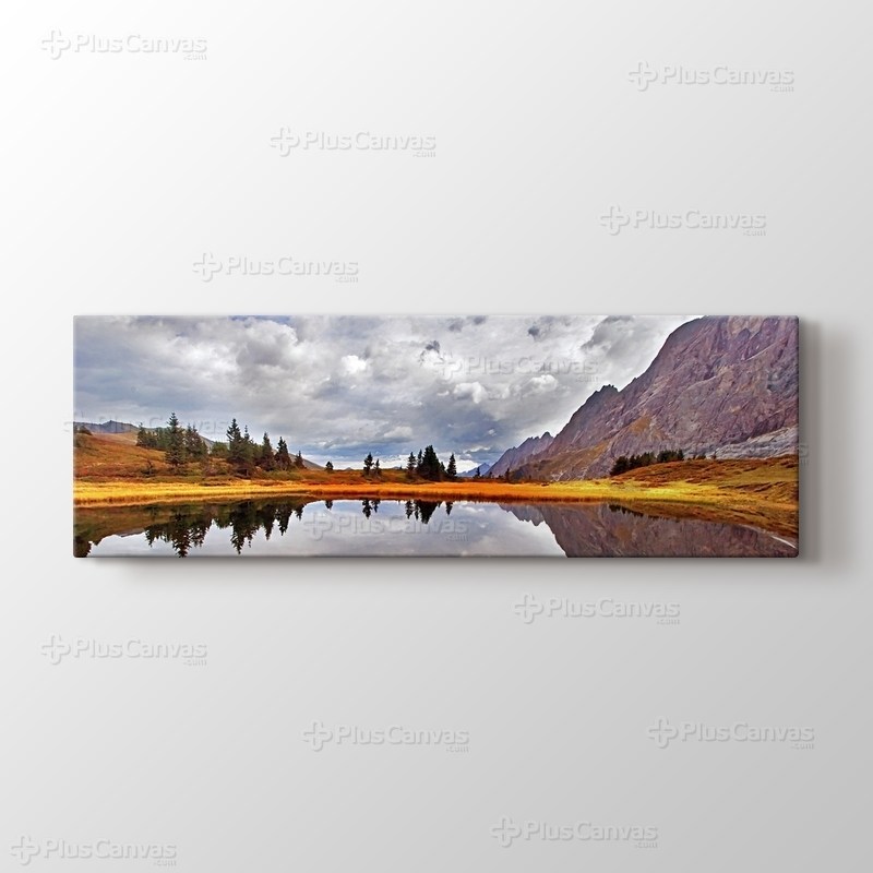 Beautiful Small Lake görseli.