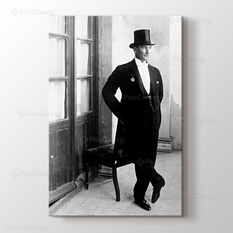 Atatürk görseli.