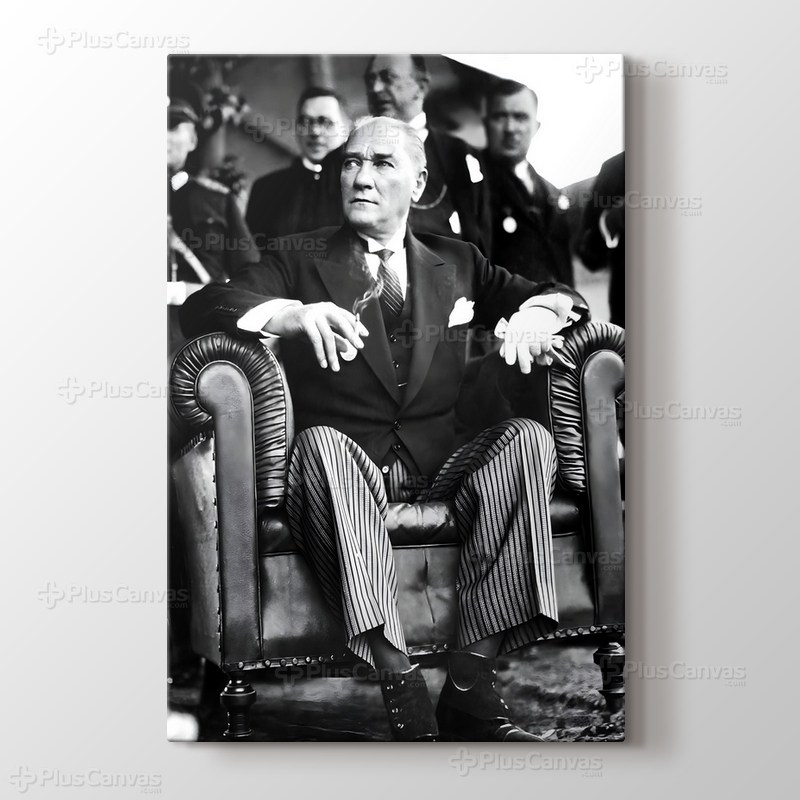 Atatürk görseli.