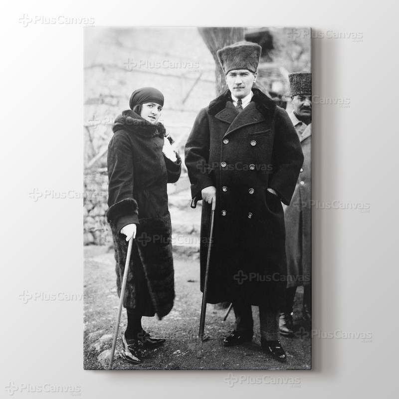 Atatürk ve Latife Hanım görseli.