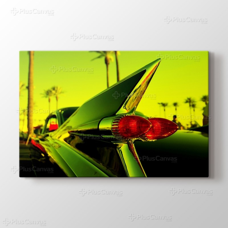 Siyah Cadillac görseli.