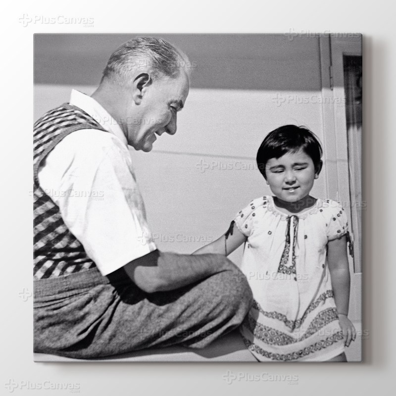 Atatürk ve Manevi Kızı Ülkü Adatepe görseli.