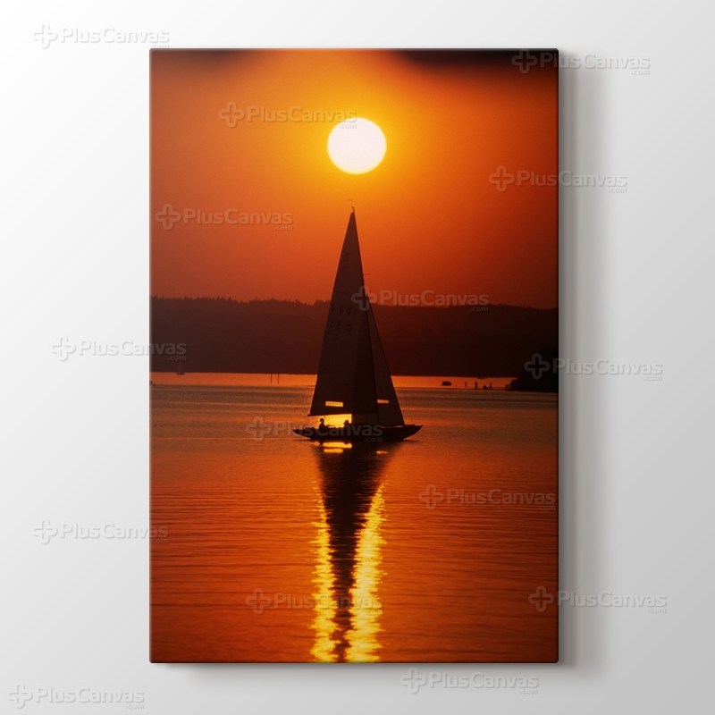 Sailing at Sunset görseli.