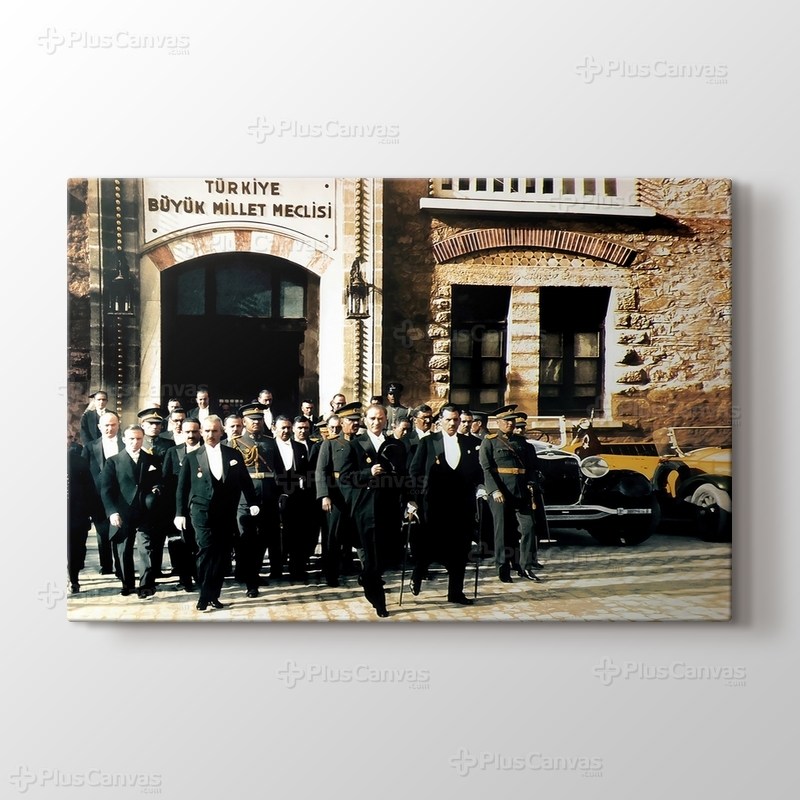 Atatürk ve İsmet İnönü TBMM görseli.